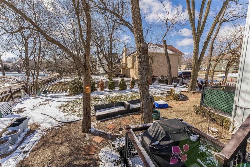 101 Asher Bay Street — photo 47