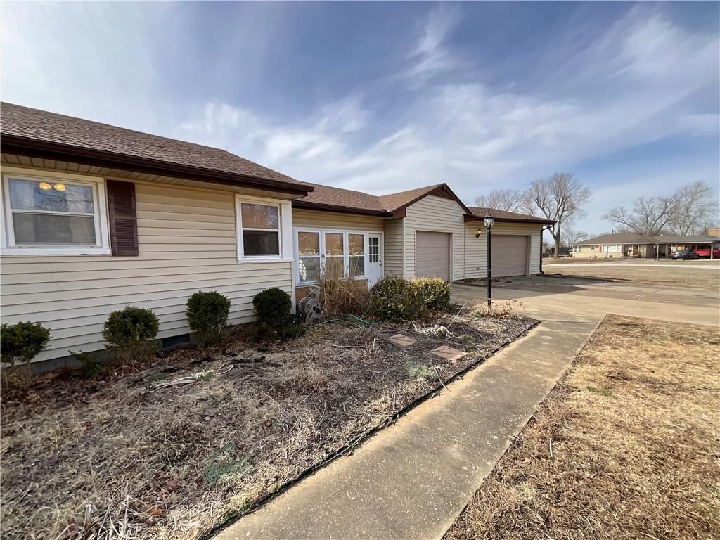 102 Linden Drive — photo 9