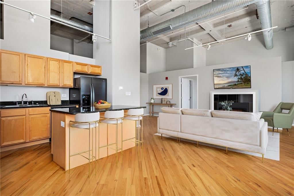 2107 Grand Boulevard, Kansas City, MO