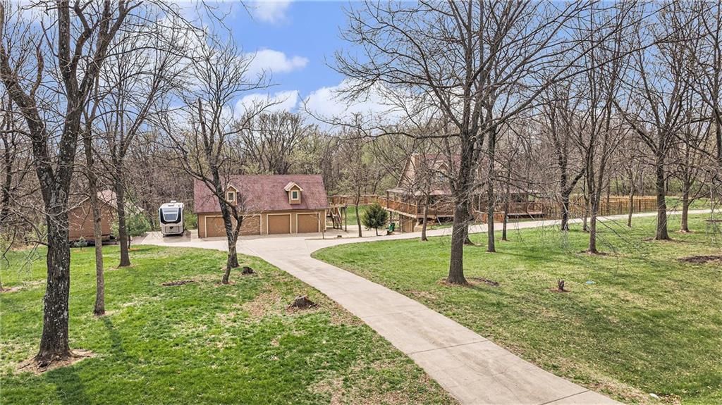 4623 Whispering Oaks Lane — photo 3