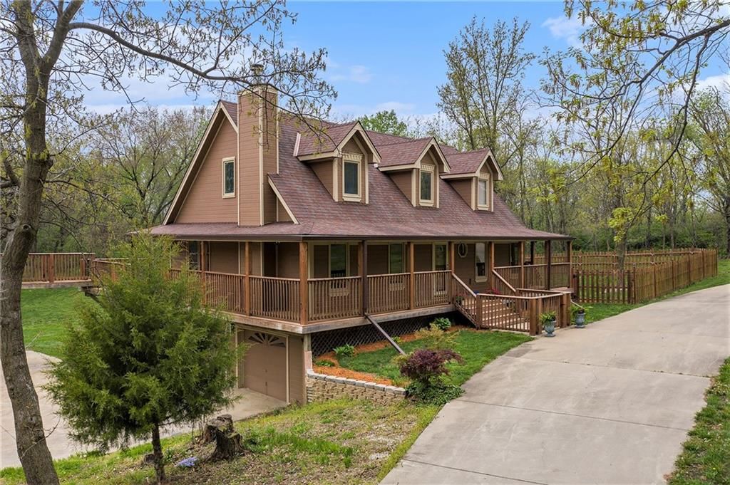4623 Whispering Oaks Lane — photo 8