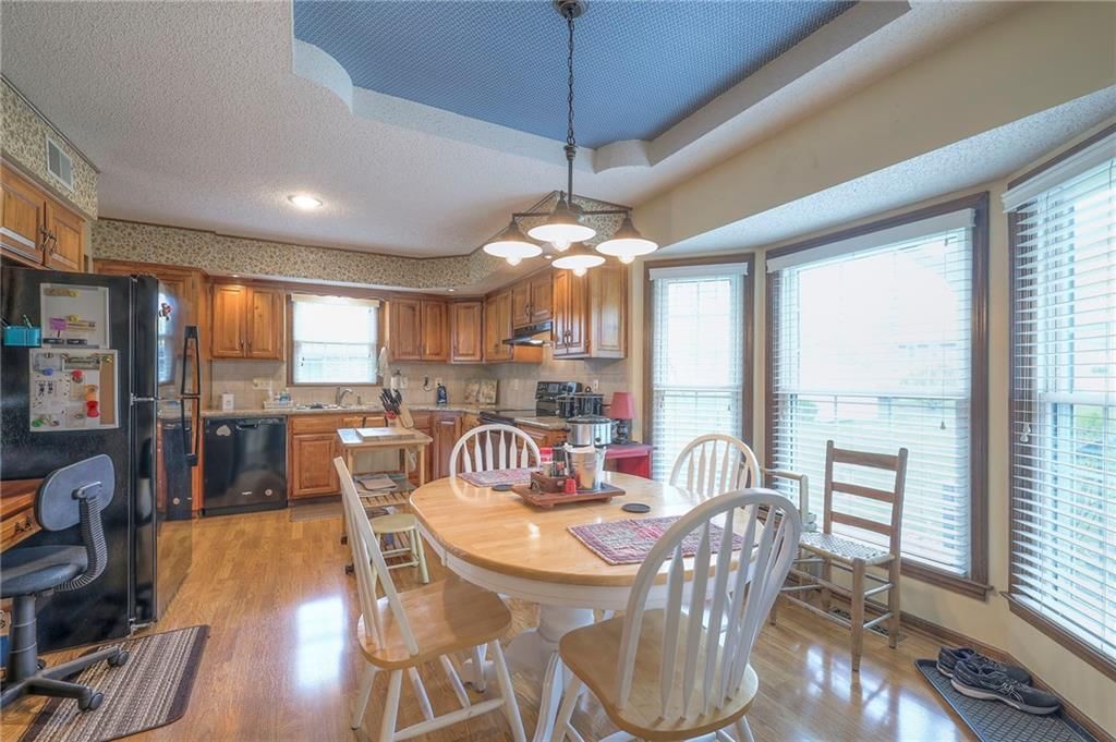 704 Sivley Street — photo 18