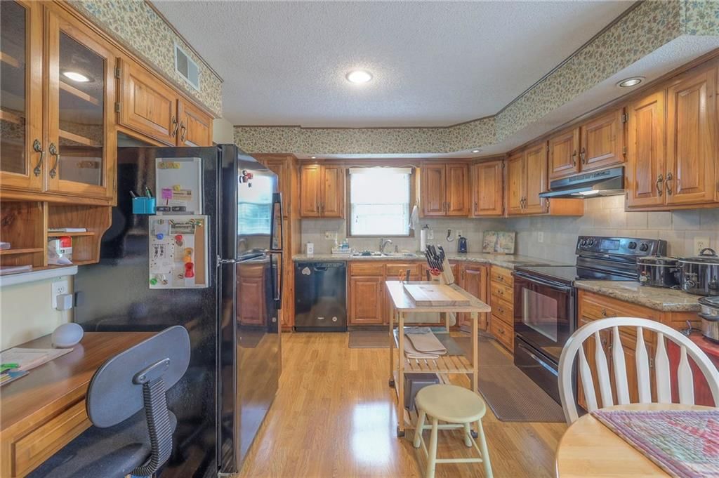 704 Sivley Street — photo 20
