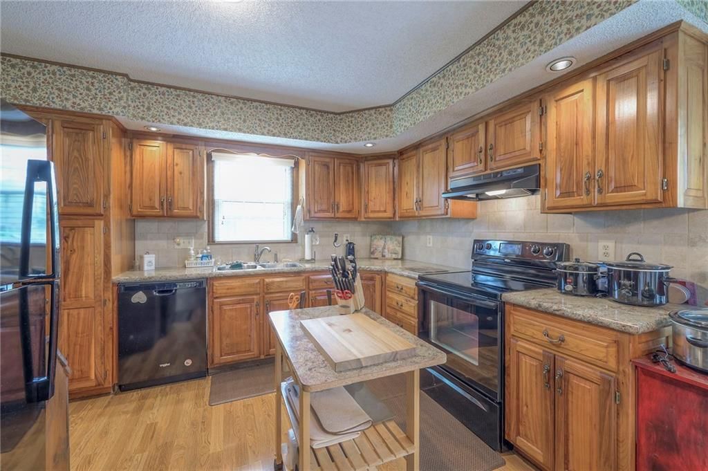 704 Sivley Street — photo 21