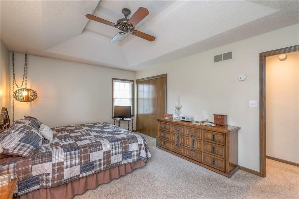 704 Sivley Street — photo 29