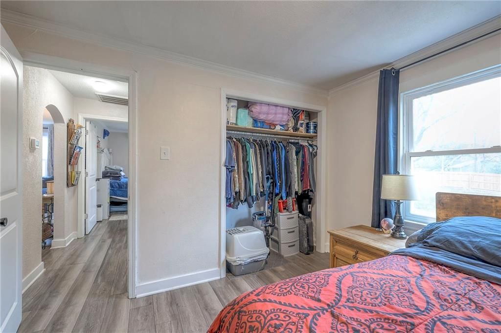 809 E Walnut Street — photo 16