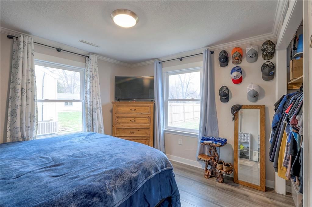 809 E Walnut Street — photo 19