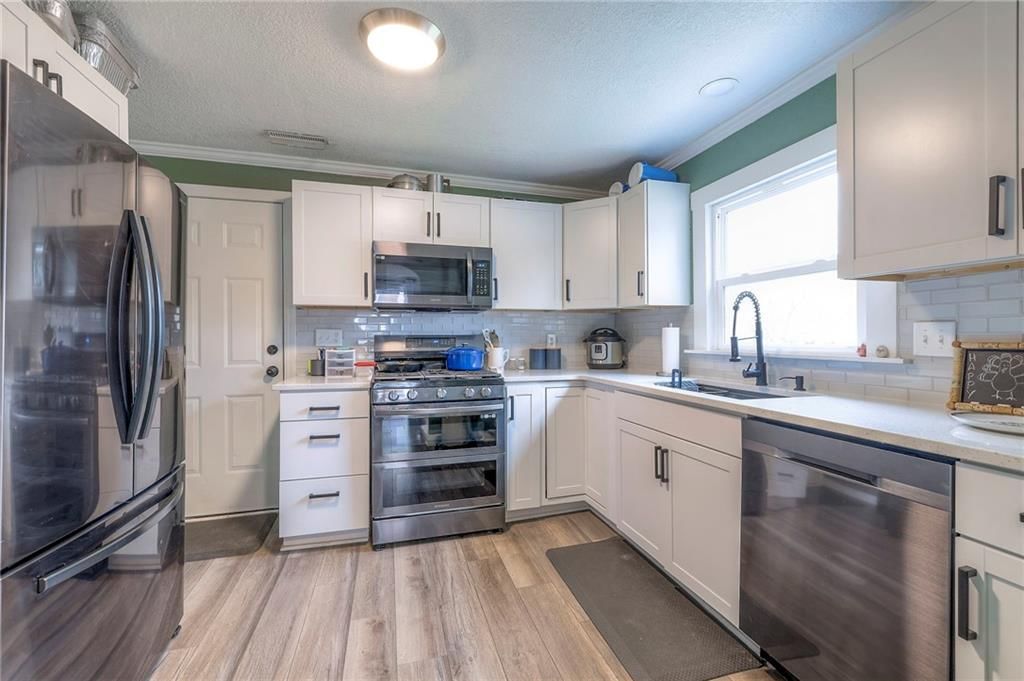 809 E Walnut Street — photo 10