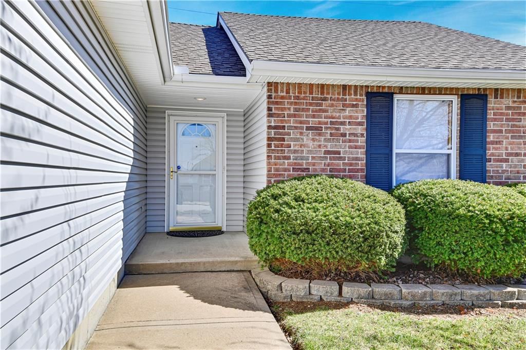 2903 Prairie View Drive — photo 2