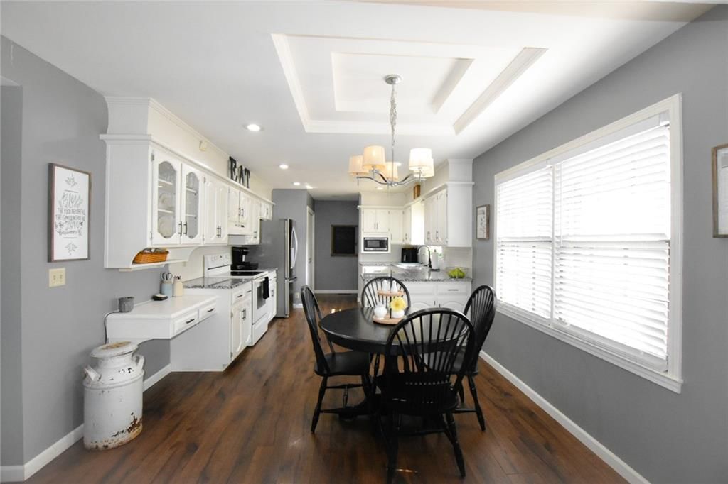 408 NW Manor Drive — photo 6