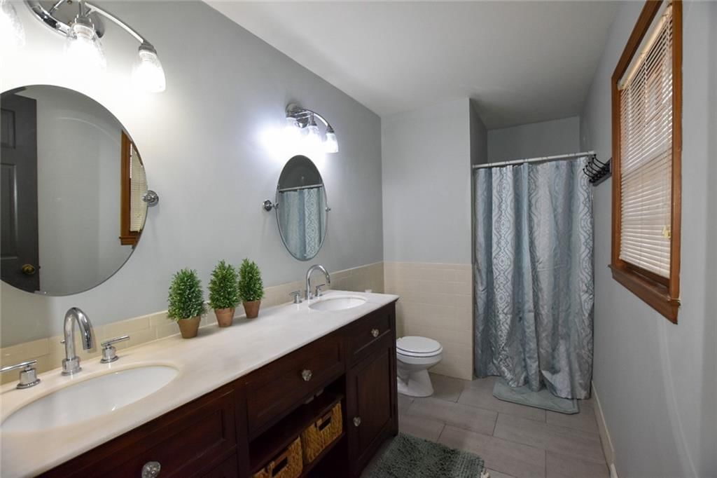 408 NW Manor Drive — photo 8