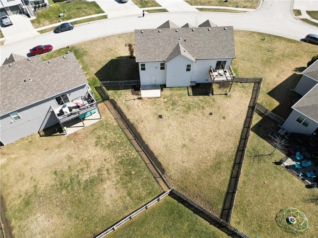 8117 SE Holly Drive — photo 30