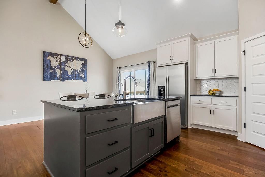 8117 SE Holly Drive — photo 9