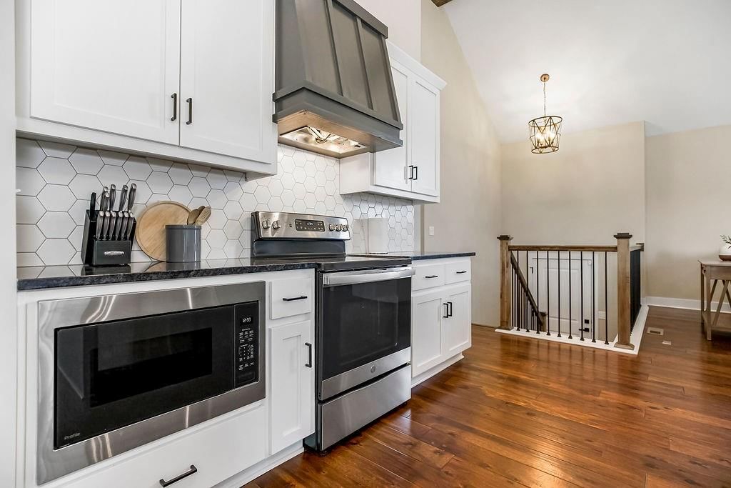8117 SE Holly Drive — photo 10