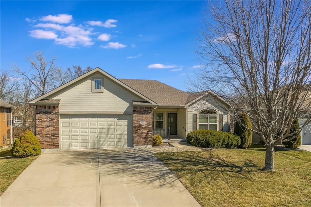 1903 Prairie Grass Drive, Raymore, MO