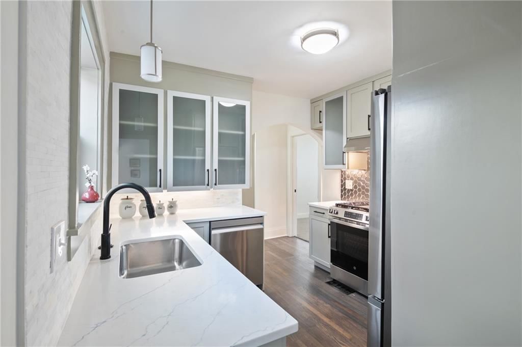 5707 Charlotte Street — photo 16