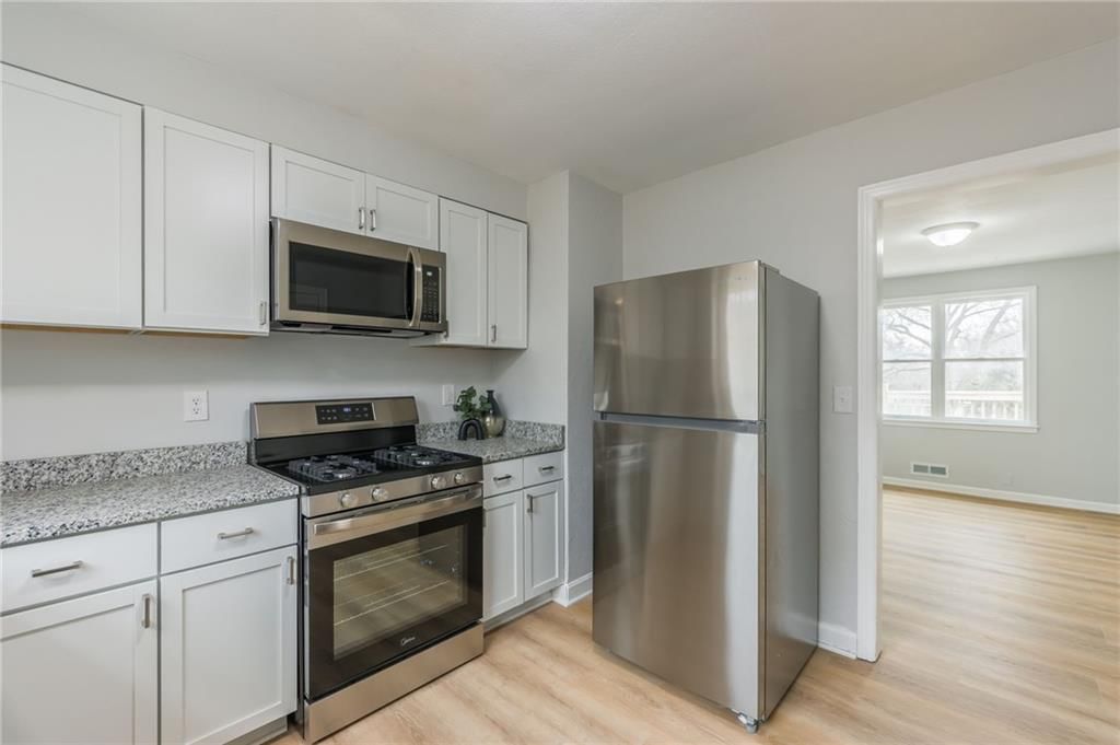5804 Hedges Avenue — photo 12
