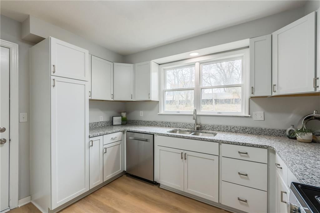 5804 Hedges Avenue — photo 13