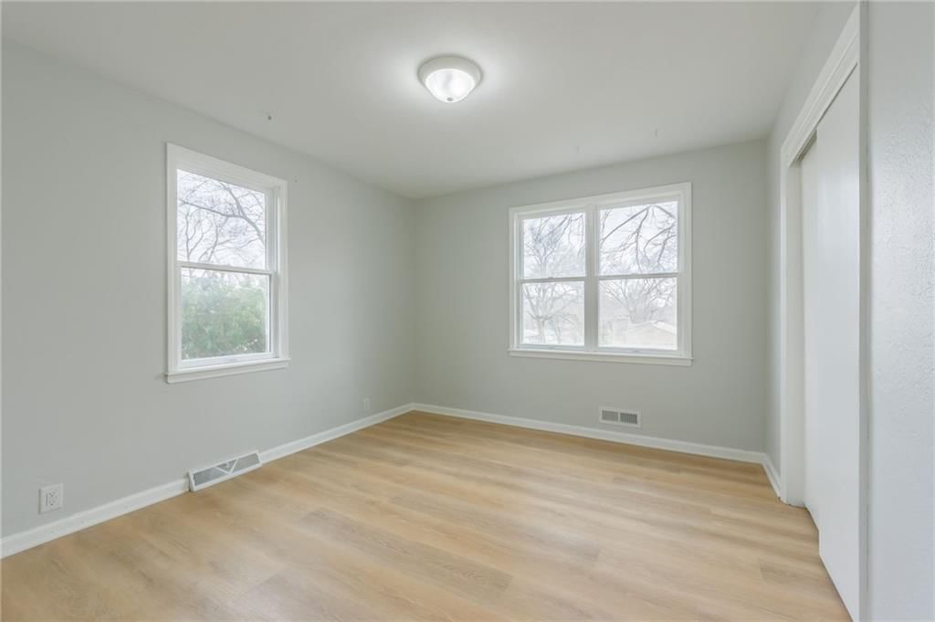 5804 Hedges Avenue — photo 14