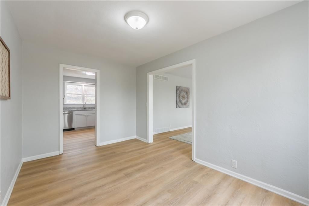 5804 Hedges Avenue — photo 10