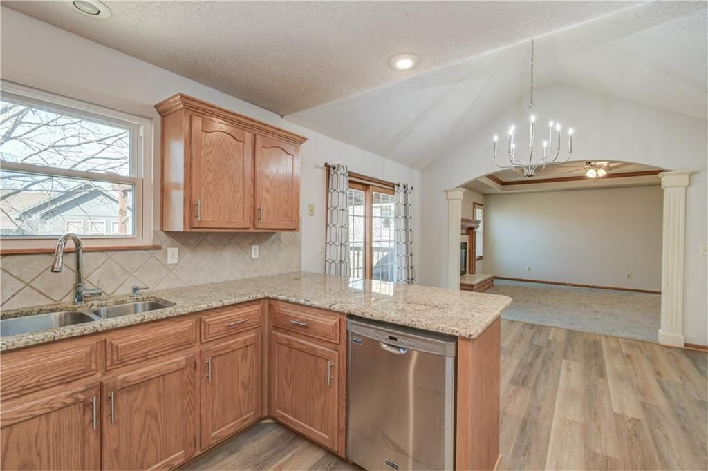 1020 SE Country Lane — photo 12