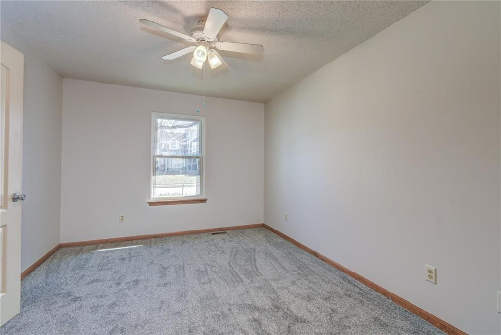 1020 SE Country Lane — photo 16