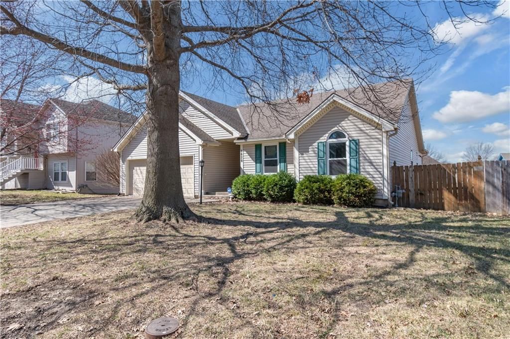 1020 SE Country Lane — photo 5