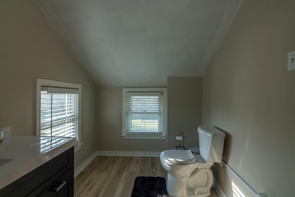 329 Allcutt Avenue — photo 15