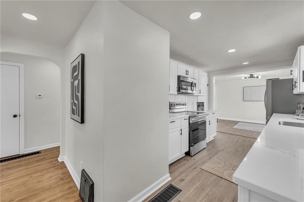 9100 Charlotte Street — photo 7