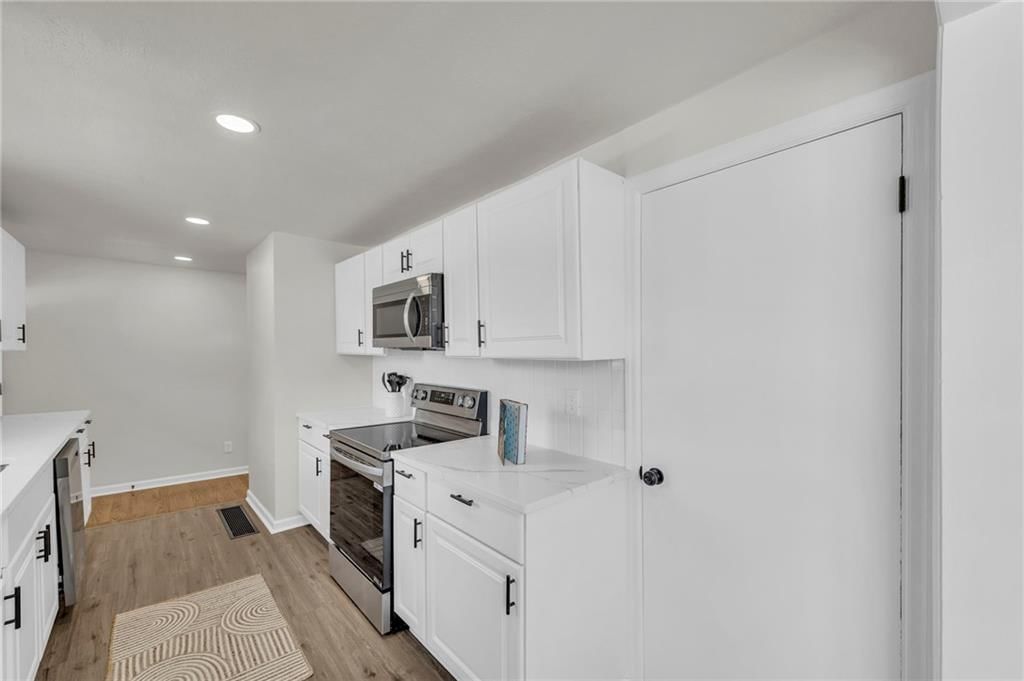 9100 Charlotte Street — photo 9