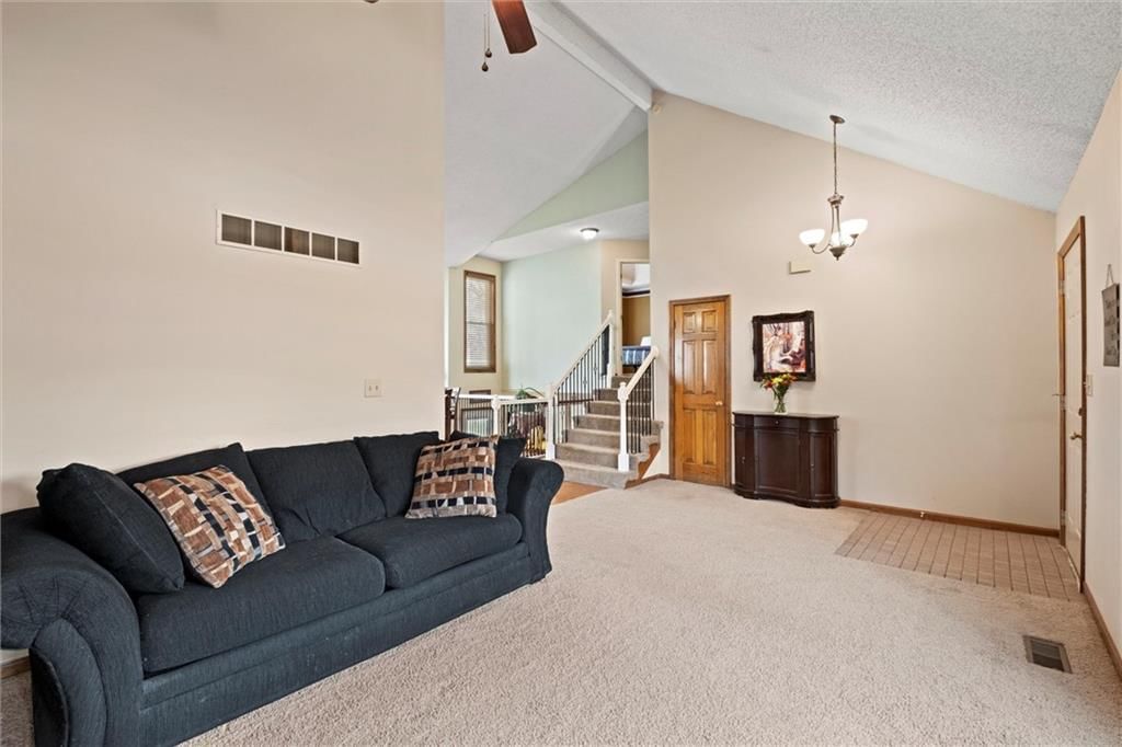 1721 Windsor Lane — photo 7