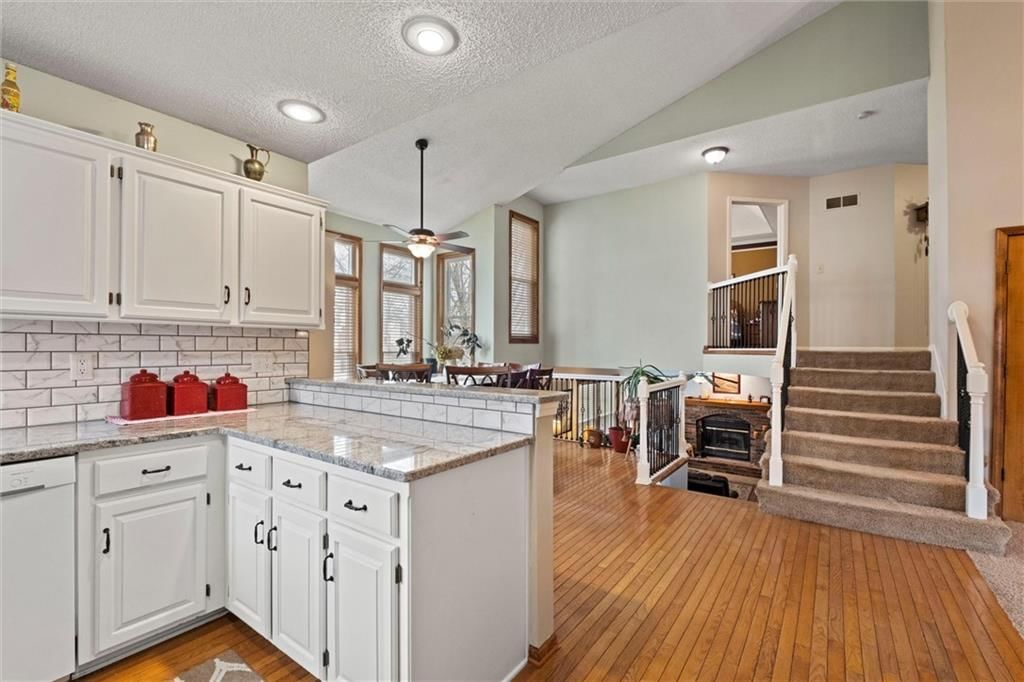 1721 Windsor Lane — photo 9