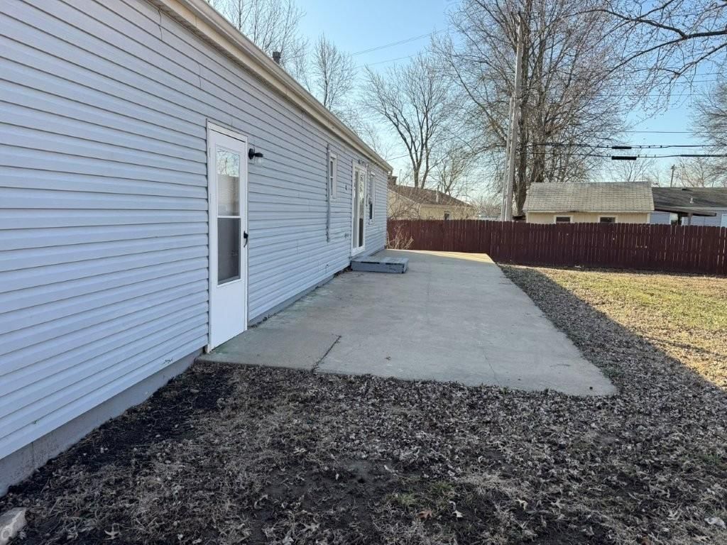 1008 N Farview Drive — photo 2