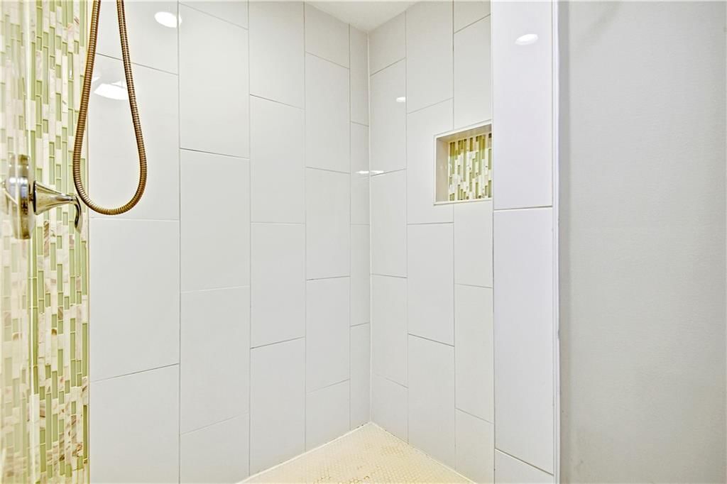 4900 Howe Drive — photo 18