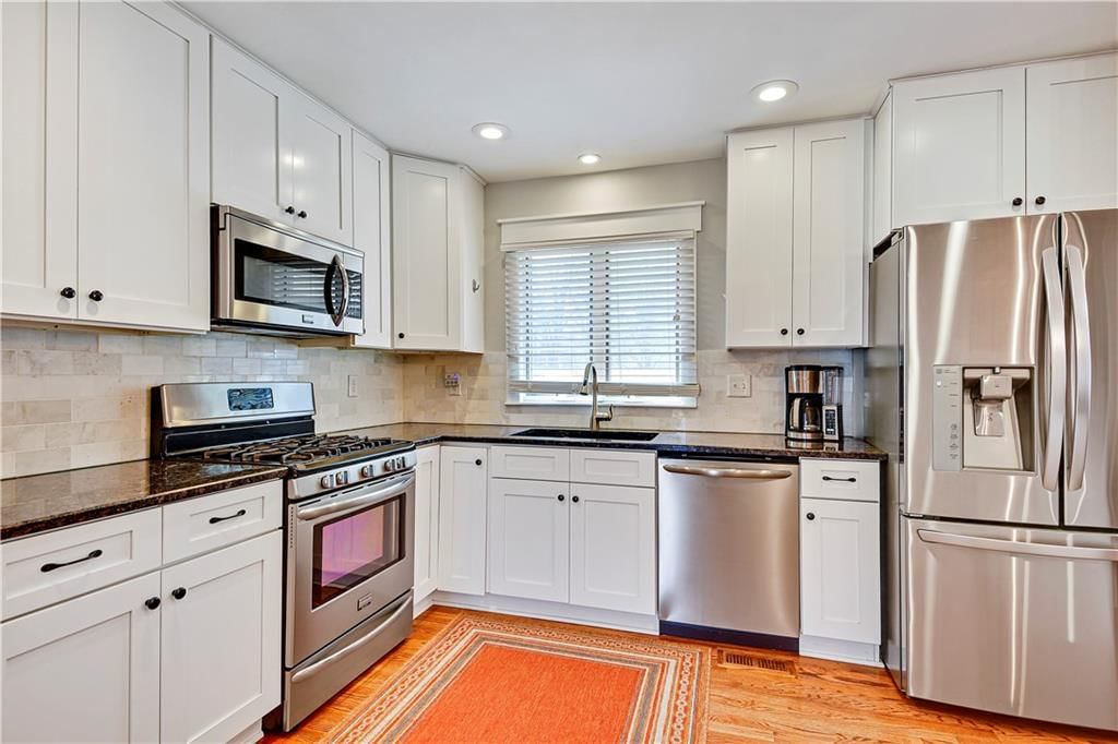 4900 Howe Drive — photo 10