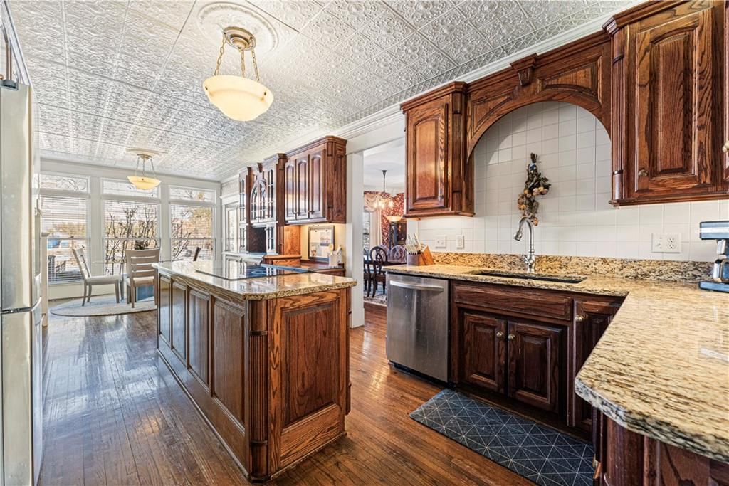 310 S Pearl Street — photo 15