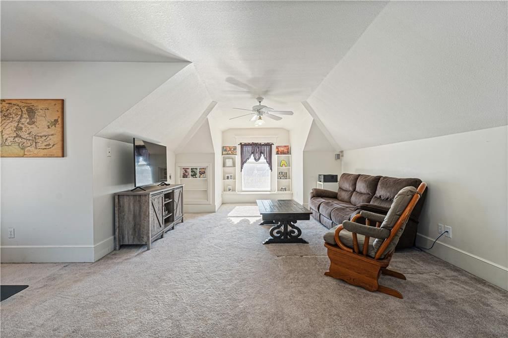 310 S Pearl Street — photo 39