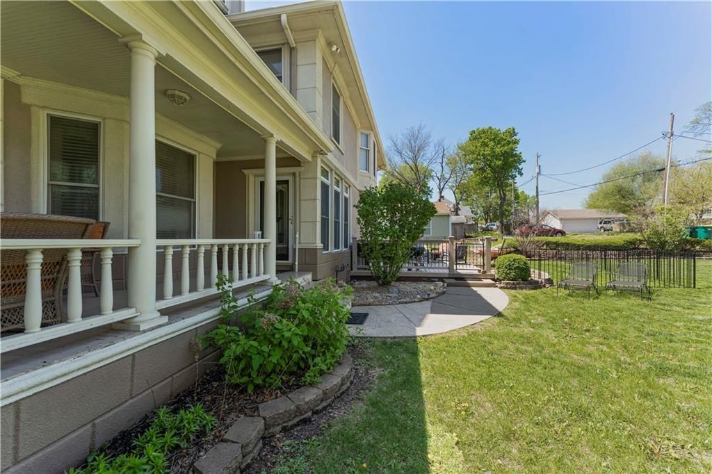 310 S Pearl Street — photo 45