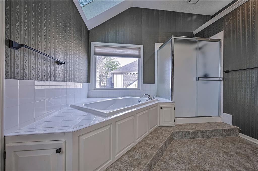 3229 Grand Avenue — photo 18