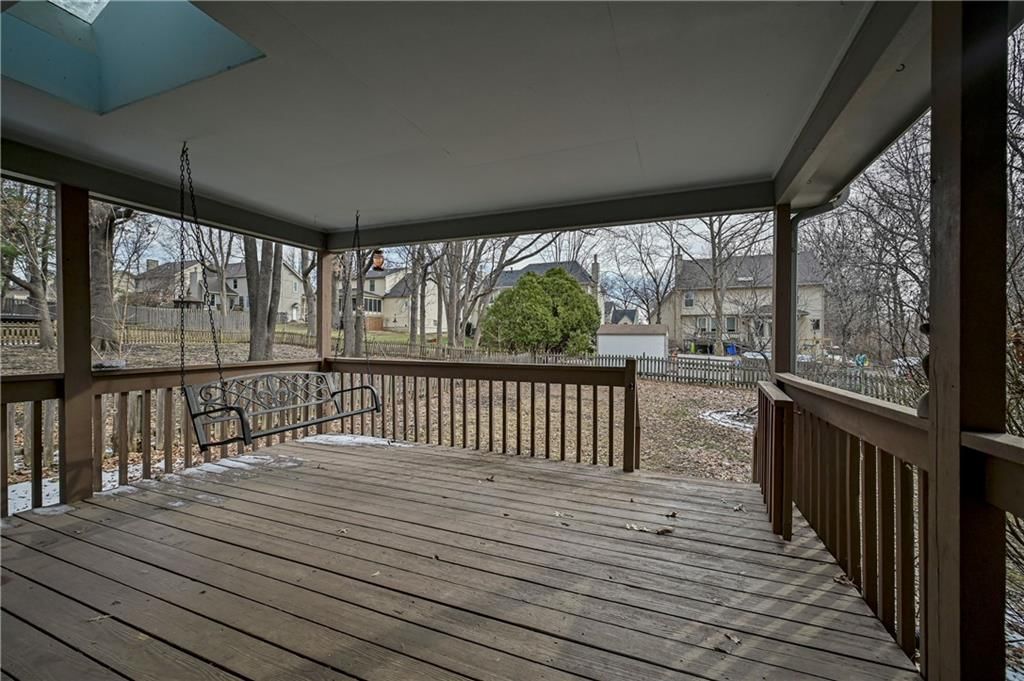 3229 Grand Avenue — photo 5
