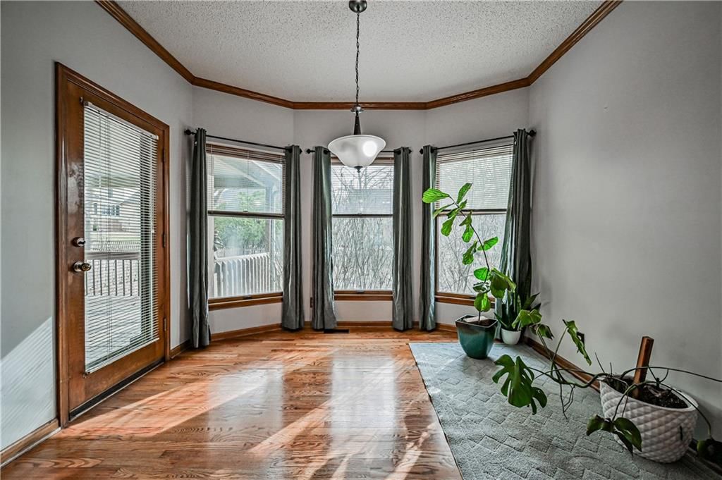 3229 Grand Avenue — photo 9