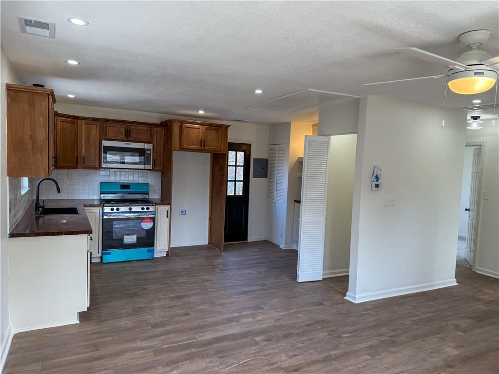 2909 HIGHLAND Drive — photo 8