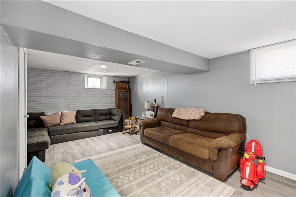 313 Gregory Drive — photo 17