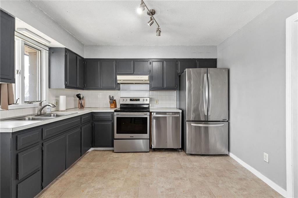 313 Gregory Drive — photo 6