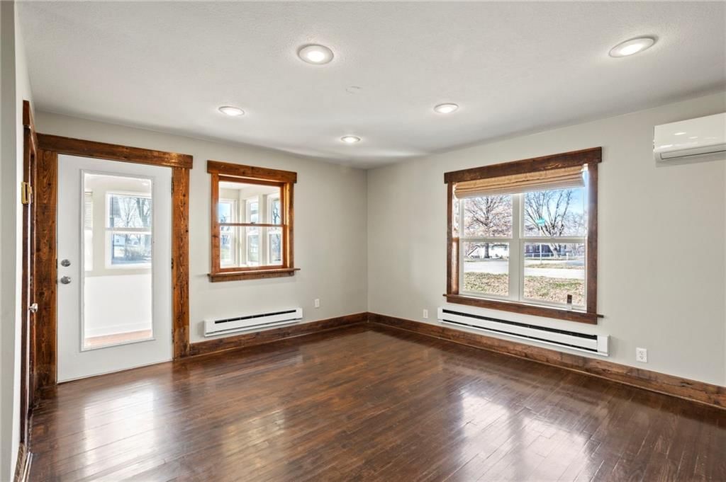 5206 Locust Street — photo 6