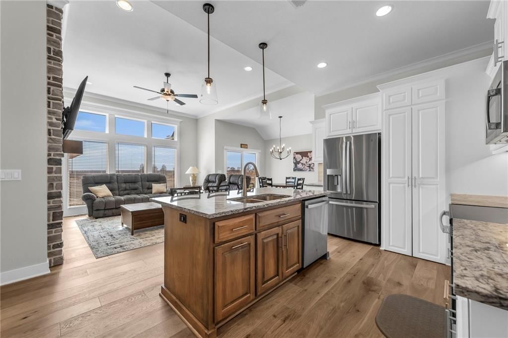15333 W 173rd Terrace — photo 8