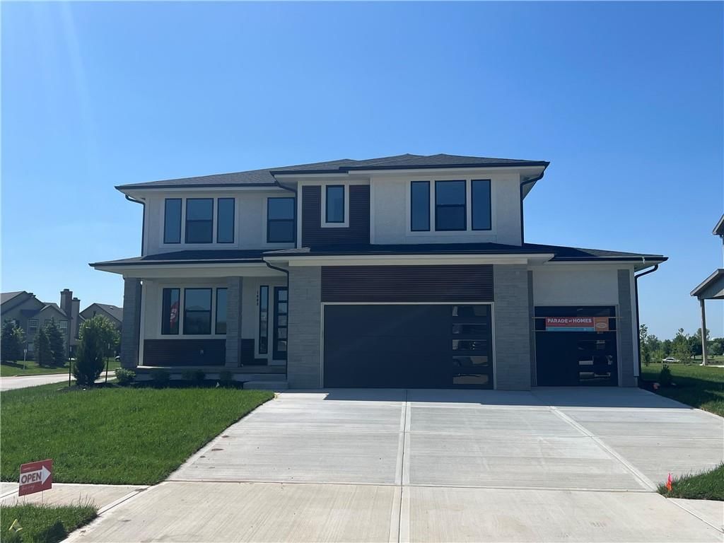 1603 SW Arbormist Drive, Lee's Summit, MO
