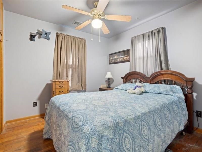 814 N HOUSTON Avenue — photo 12