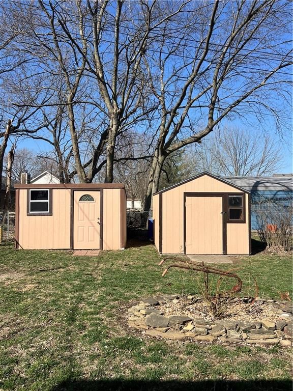 814 N HOUSTON Avenue — photo 23
