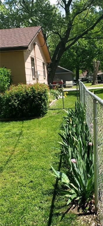 814 N HOUSTON Avenue — photo 26